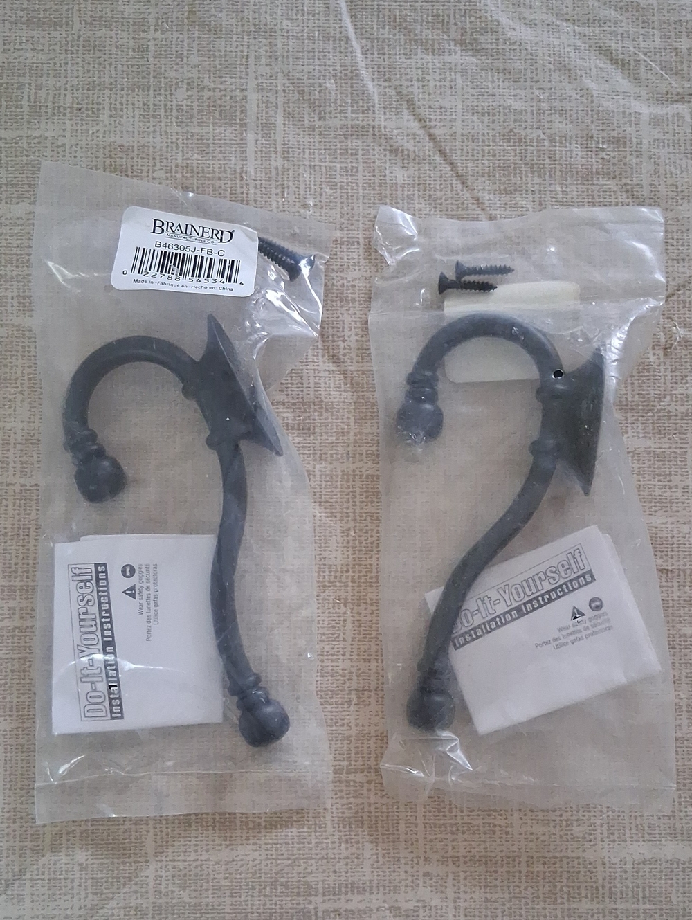 Brainerd Matte Black Dual Hooks 2Pk
